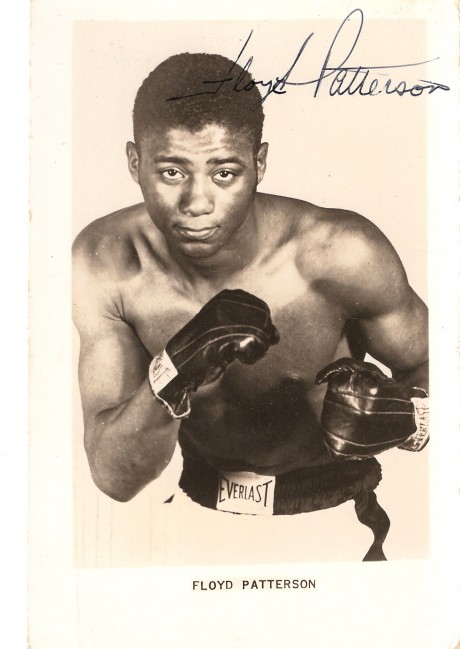 Floyd PATTERSON SIGNED FRONT AND BACK POSTCARD